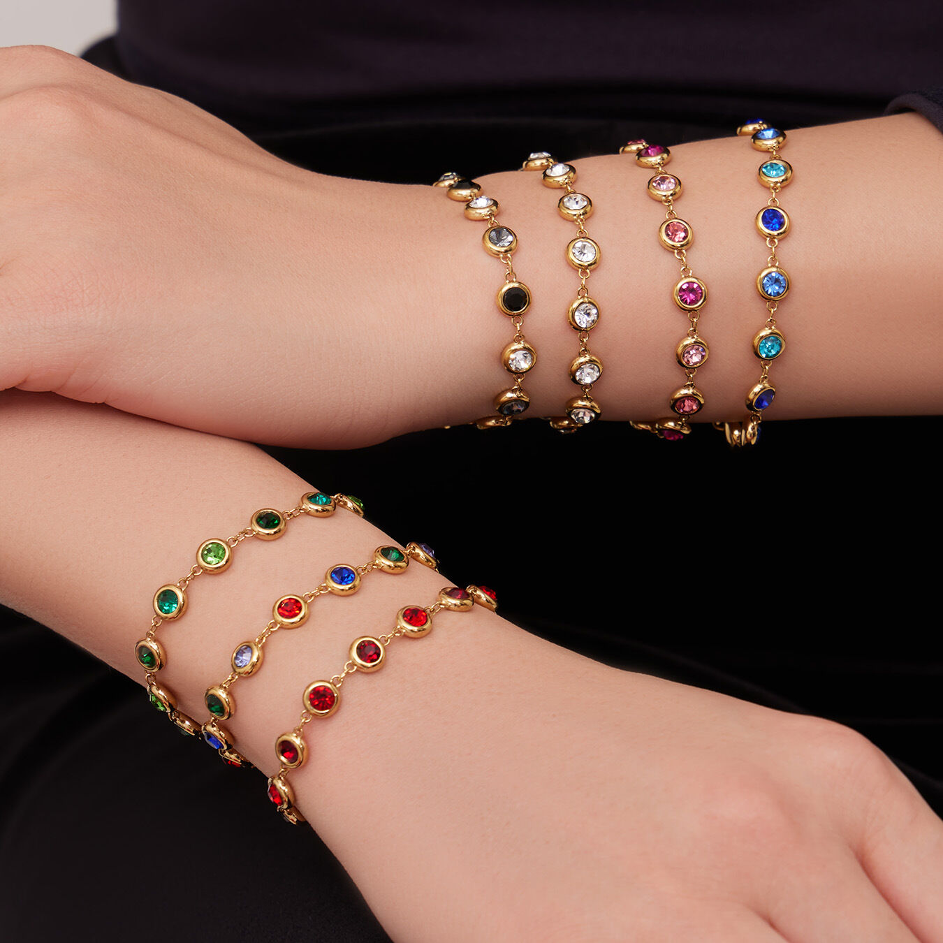 Lussuosi braccialetti a catena da donna in acciaio inossidabile color oro, impermeabili e anti-ossidazione, con cerchi colorati Immagine3