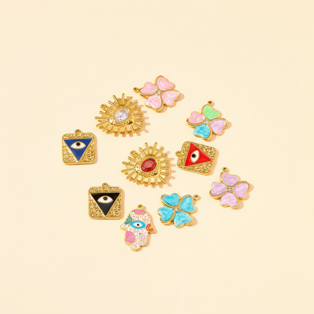 1 Piece Retro Four Leaf Clover Women's Pendants 2