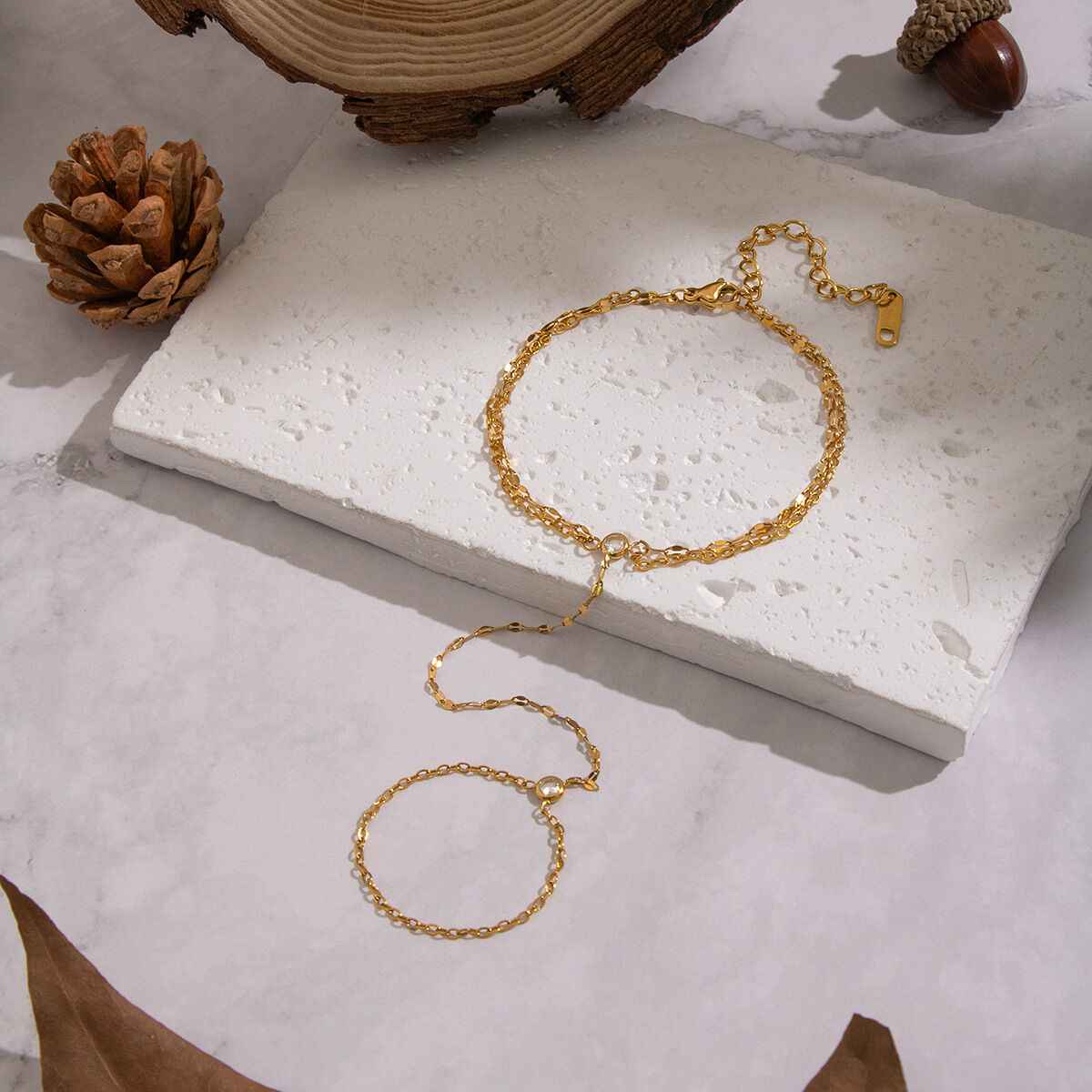Einfache, wasserdichte Damenhandkette aus Edelstahl in Goldfarbe Bild4