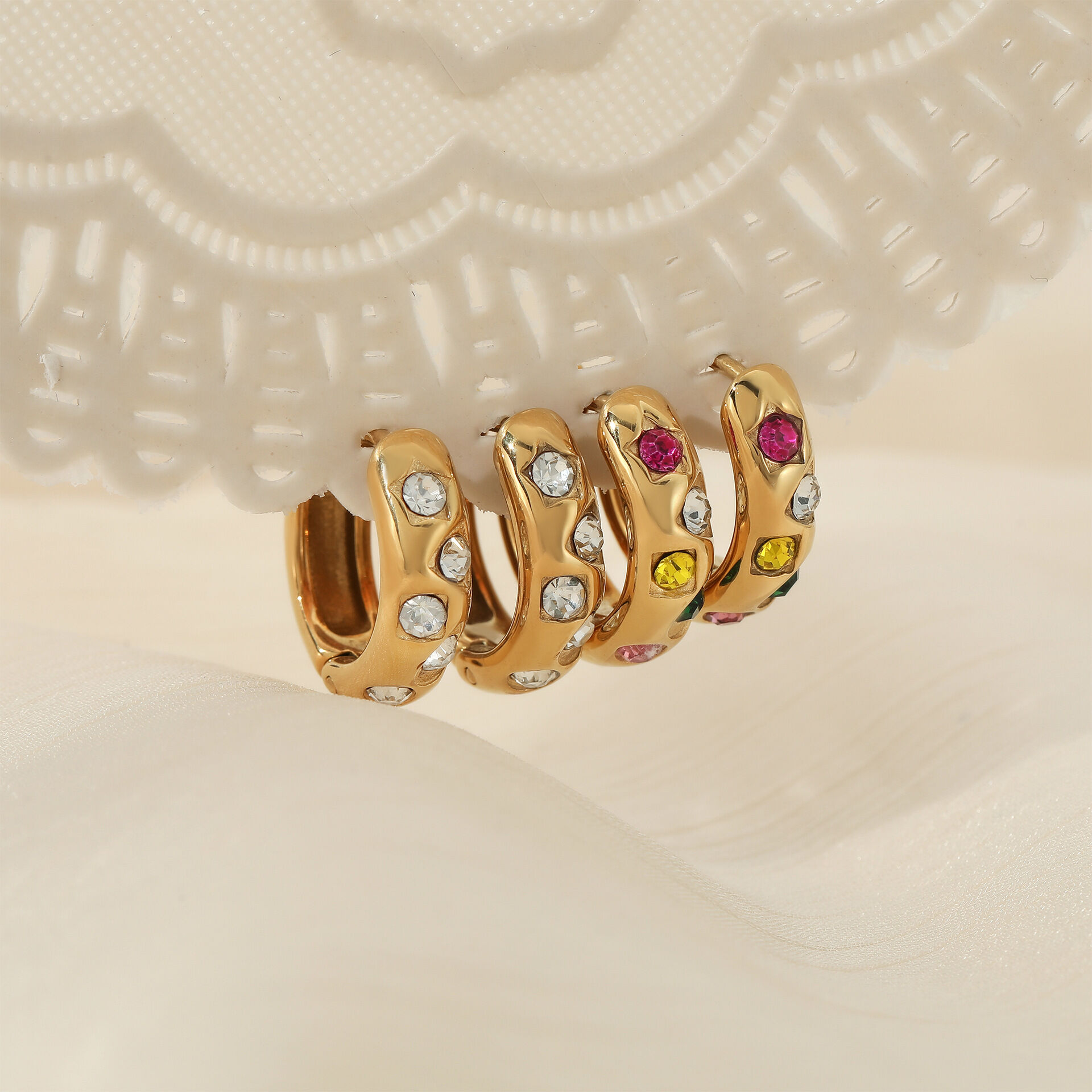 Retro Circle Gold Color Women's Hoop Earrings h5 Picture3