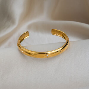 Luxuriöse, runde, wasserdichte Armreifen aus Edelstahl in Goldfarbe für Damen h5 Bild4