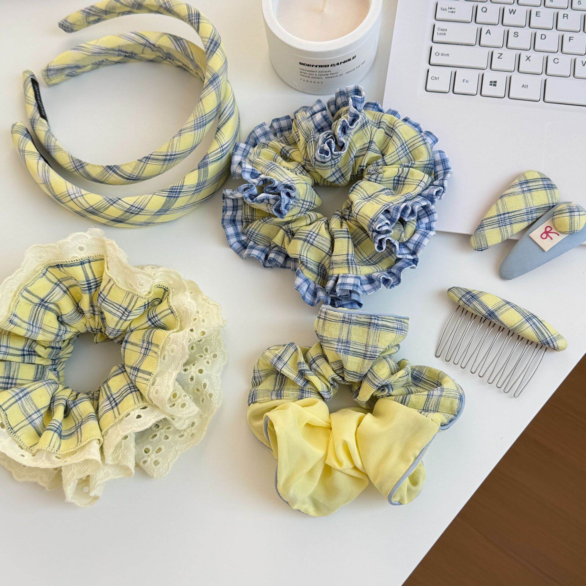 Romantic Yellow Plaid Fabric Women's Scrunchies Picture3