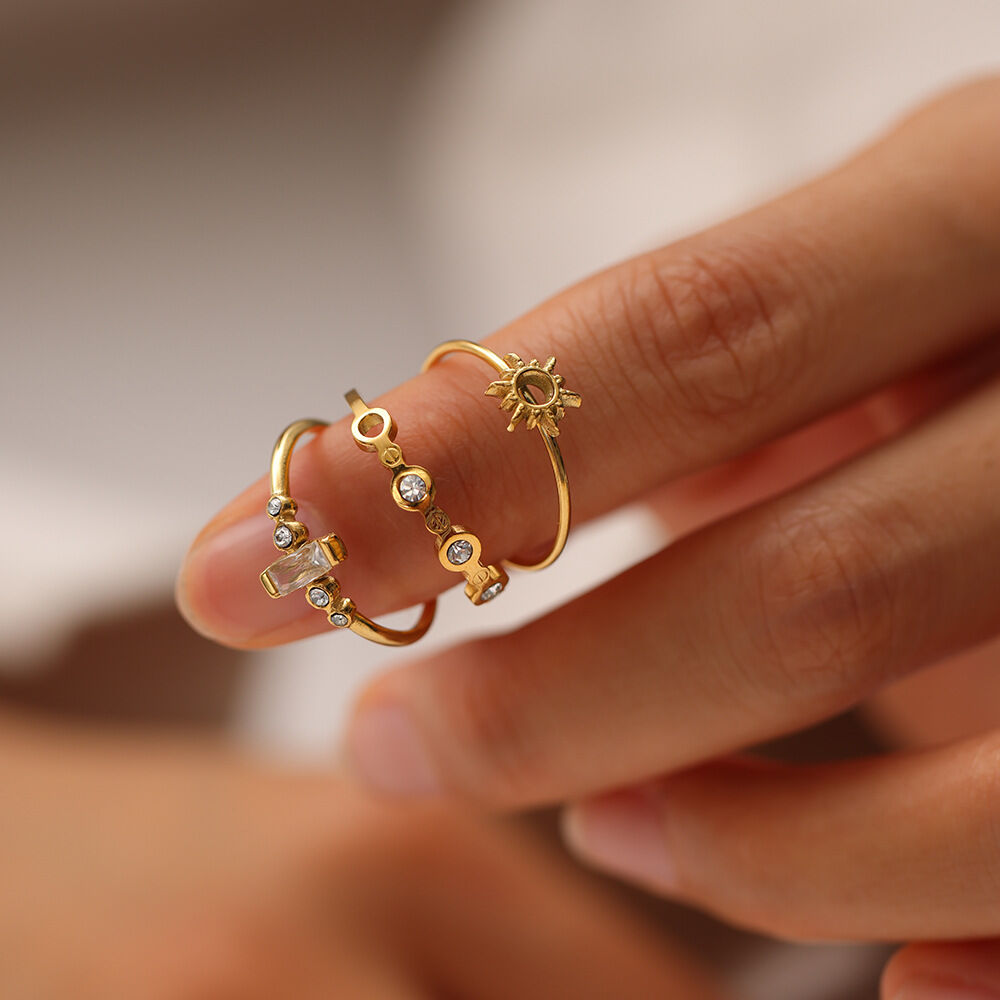 Anillos de mujer con piedras preciosas de circonita de color dorado, resistentes al agua y de acero inoxidable de círculo simple 2
