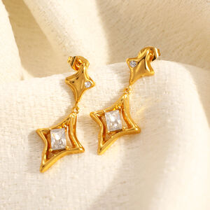 Pendientes colgantes de acero inoxidable con forma de estrella simple y circonitas doradas resistentes al agua para mujer h5 Imagen4