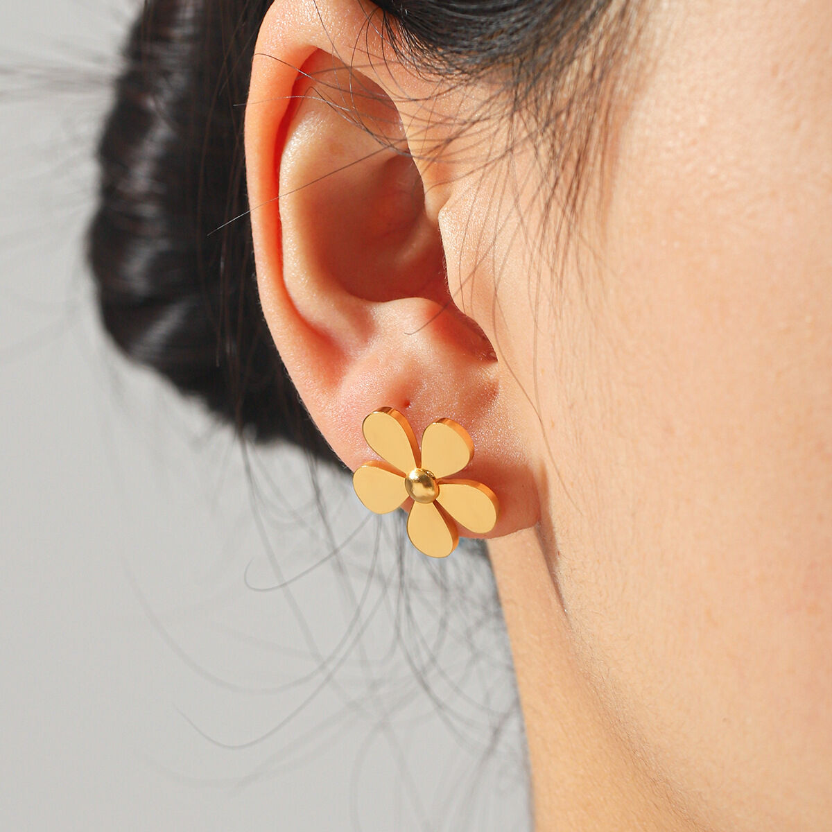 Sweet Flower Stainless Steel Waterproof Gold Color Pearl Women's Stud Earrings h5 Picture4