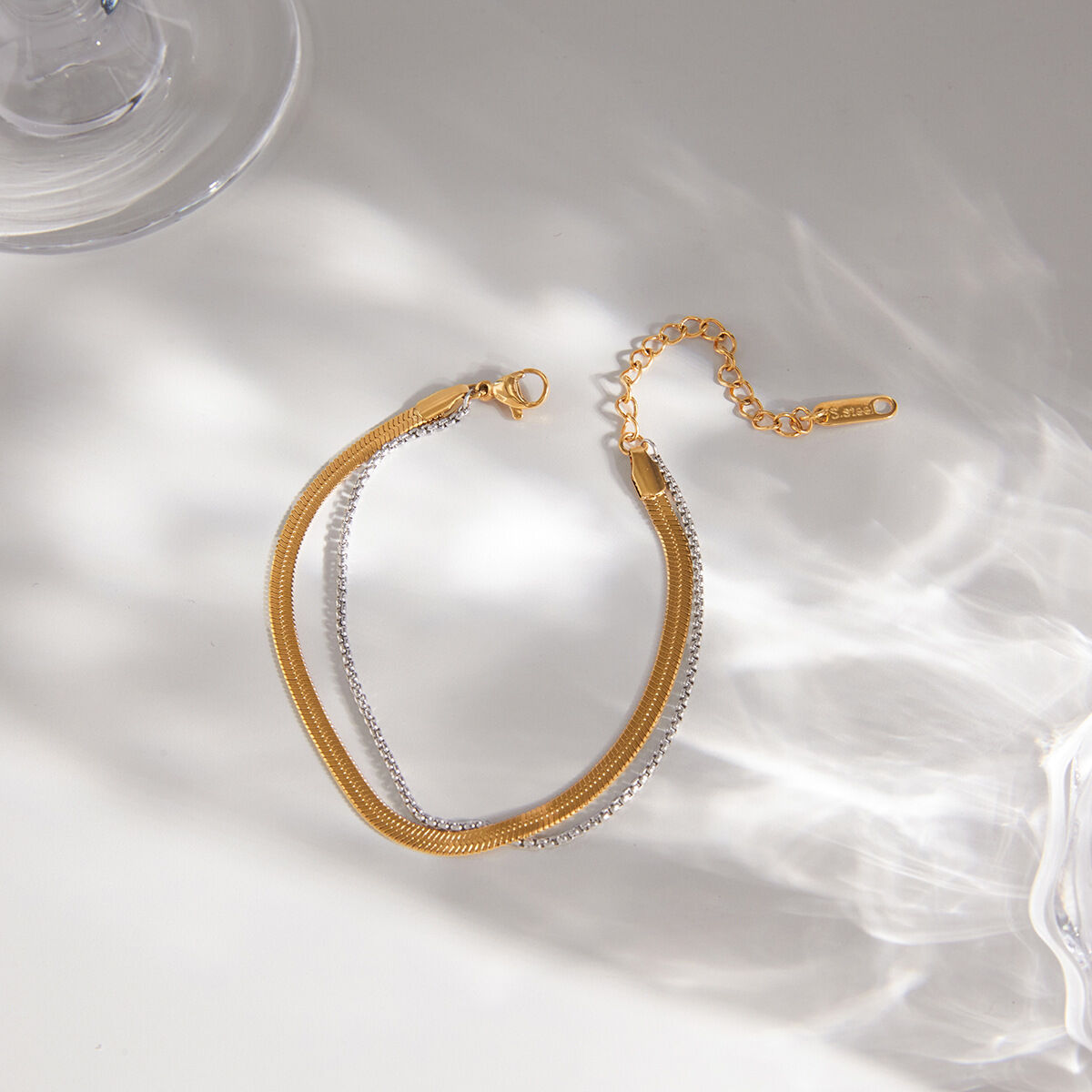 Classic Lines Mixed Gold Stainless Steel Waterproof Women's Chain Bracelets Picture3
