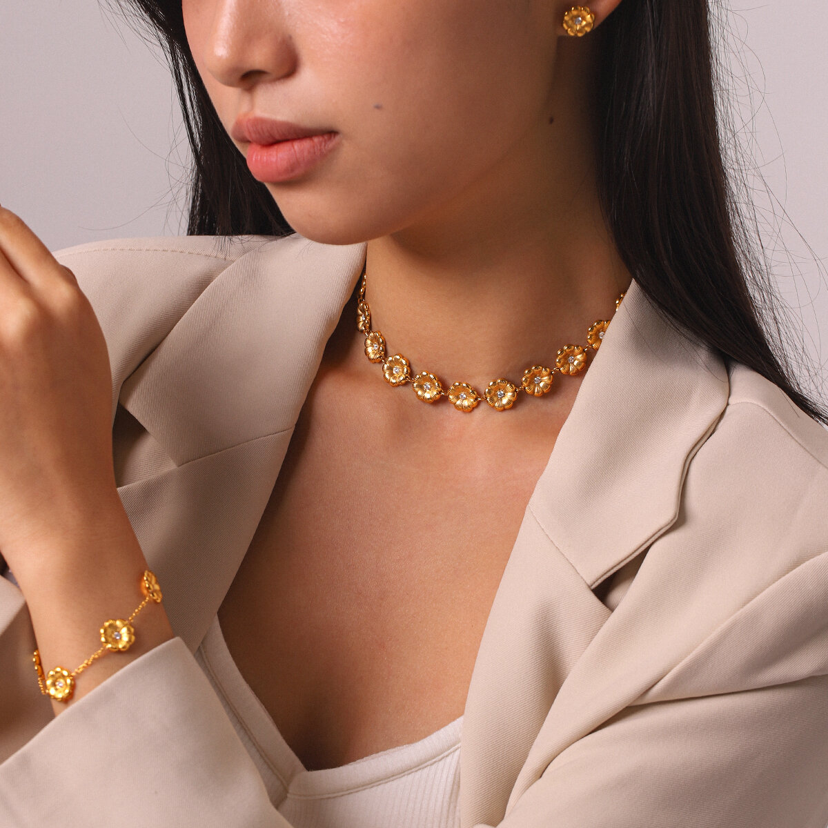 Simple Series Daily Flower Stainless Steel Waterproof   Gold Color  Zircon Women's Chain Necklaces h5 Picture4