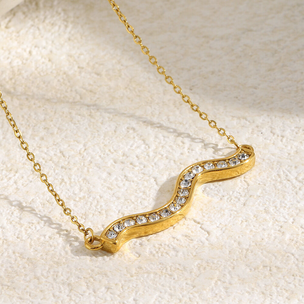 Einfache, wellenförmige, wasserdichte Damen-Halskette mit Anhänger aus Edelstahl in Goldfarbe und Strass h5 Bild3