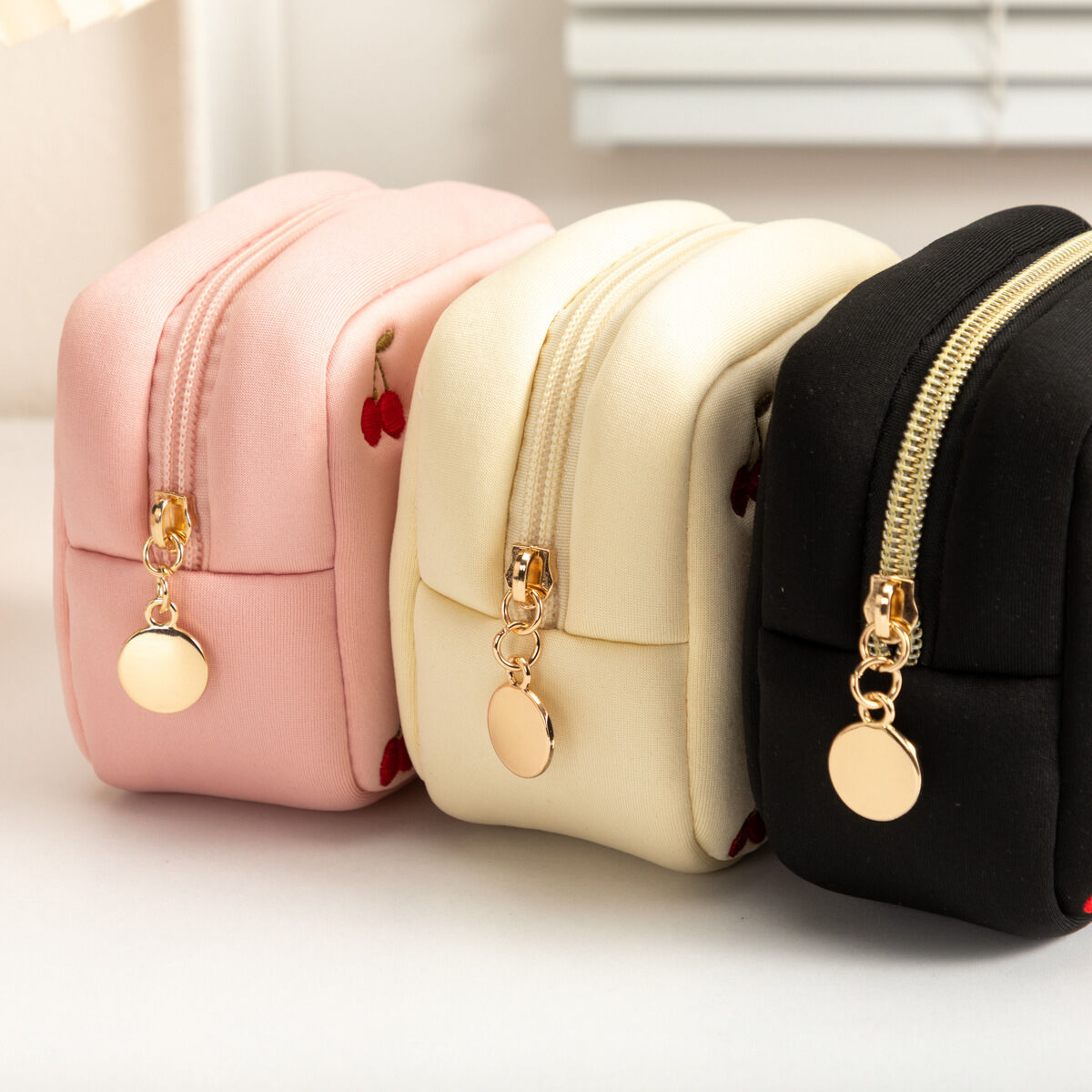 Sweet Cherry Cotton Women's Makeup Bags Picture3