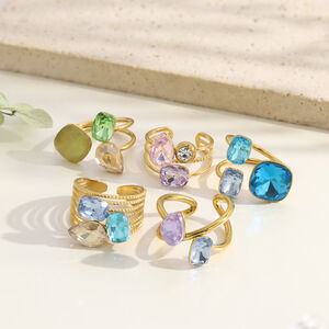 Luxuriöser, tropfenförmiger, rechteckiger Zirkonia-Ring aus wasserdichtem Edelstahl in Goldfarbe für Damen h5 Bild4