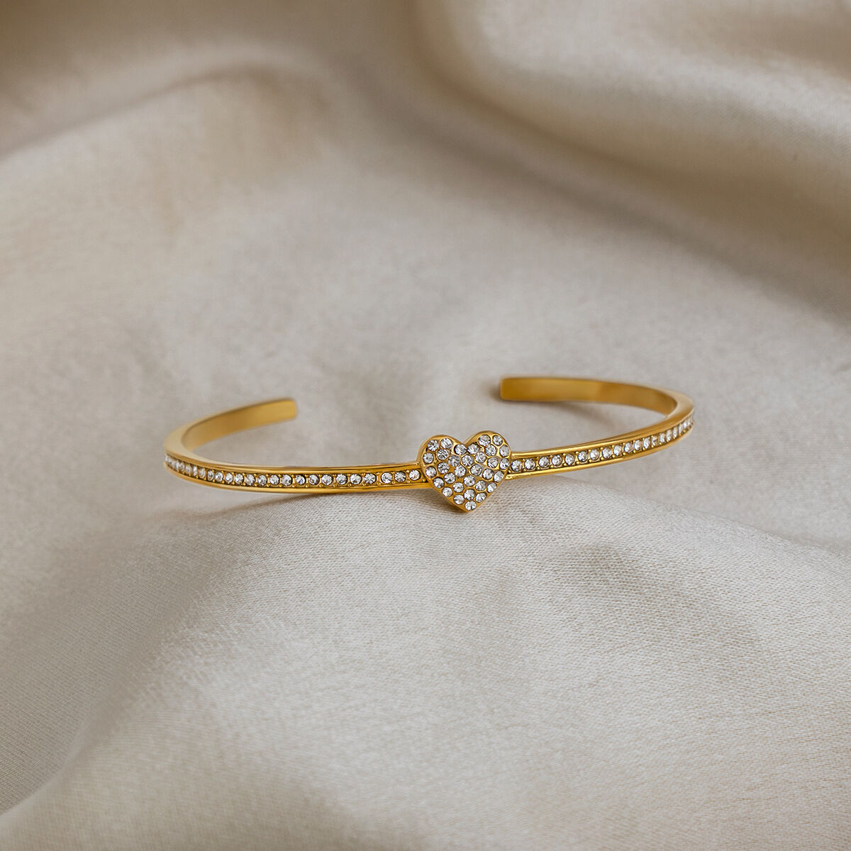 Luxuriöses, wasserdichtes Armreifarmband mit Herzmotiv aus Edelstahl in Goldfarbe und Zirkonia für Damen h5 Bild3