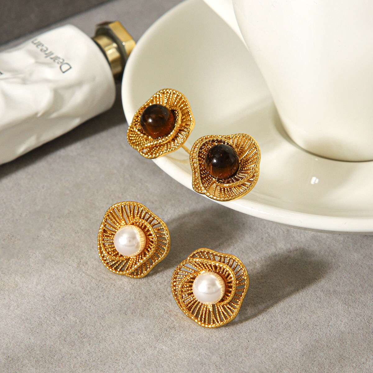 Simple Retro Flower Stainless Steel Waterproof   Gold Color  Natural Stone Pearl Women's Stud Earrings Picture3