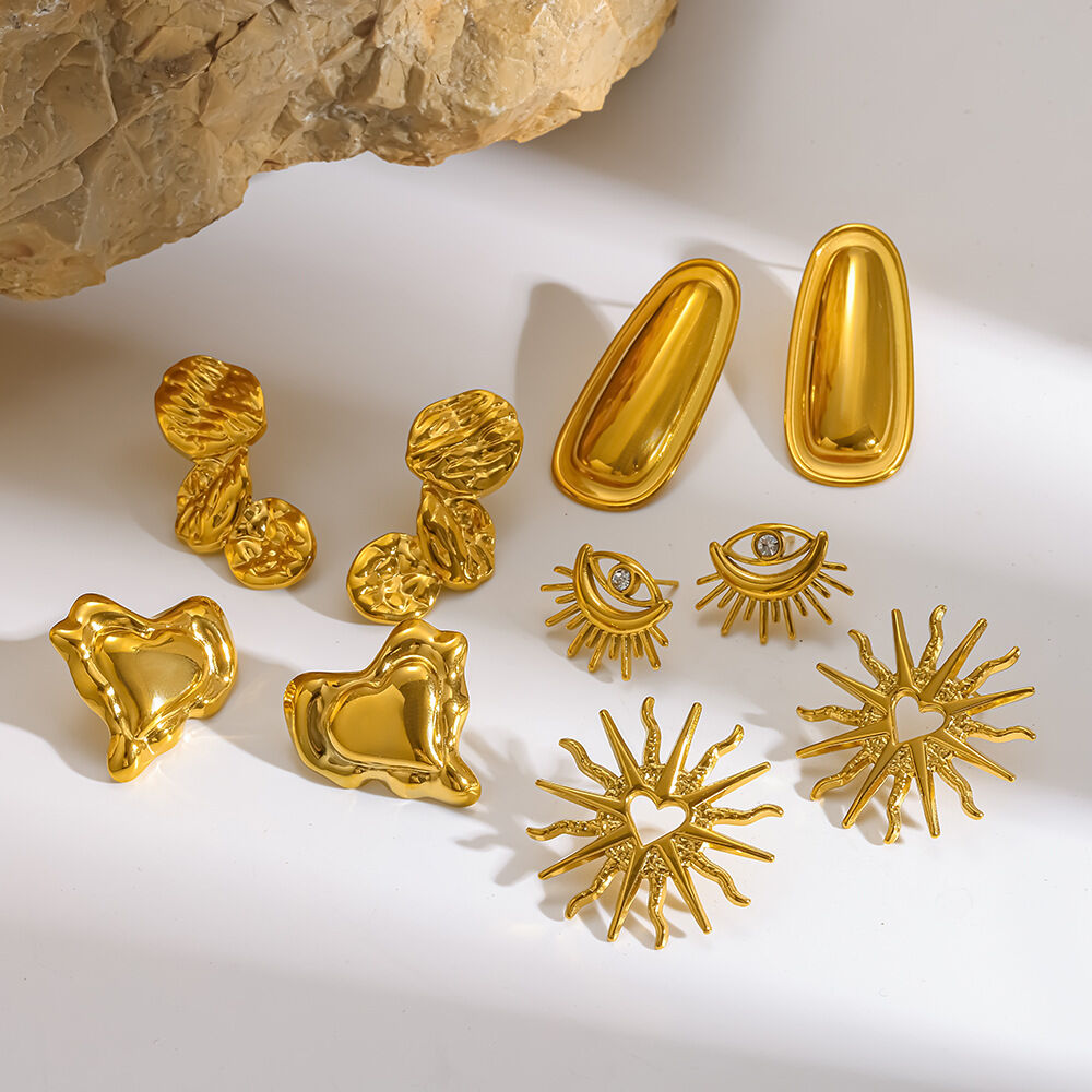 Klassische Herz-Sonnen-Ohrstecker aus Edelstahl, wasserdicht, goldfarben, für Damen 2
