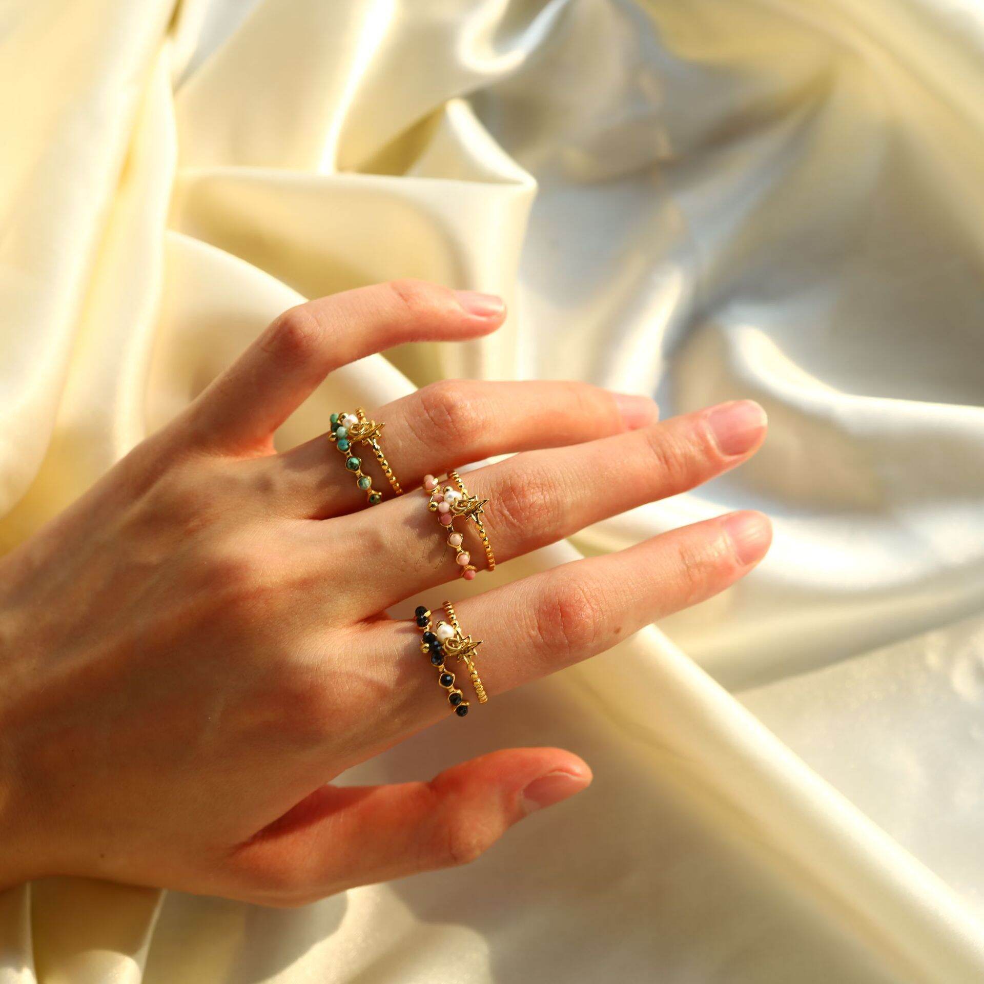 Anillos llamativos de acero inoxidable con cristales dorados resistentes al agua de la serie romántica Sweet Star