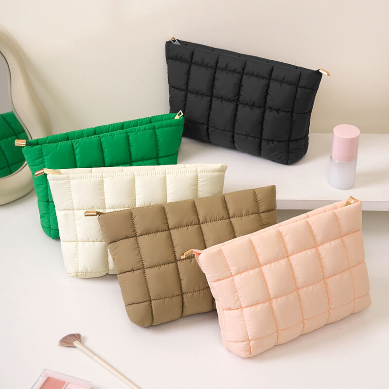 Simple Plaid Puff Fabric Women's Makeup Bags Picture2