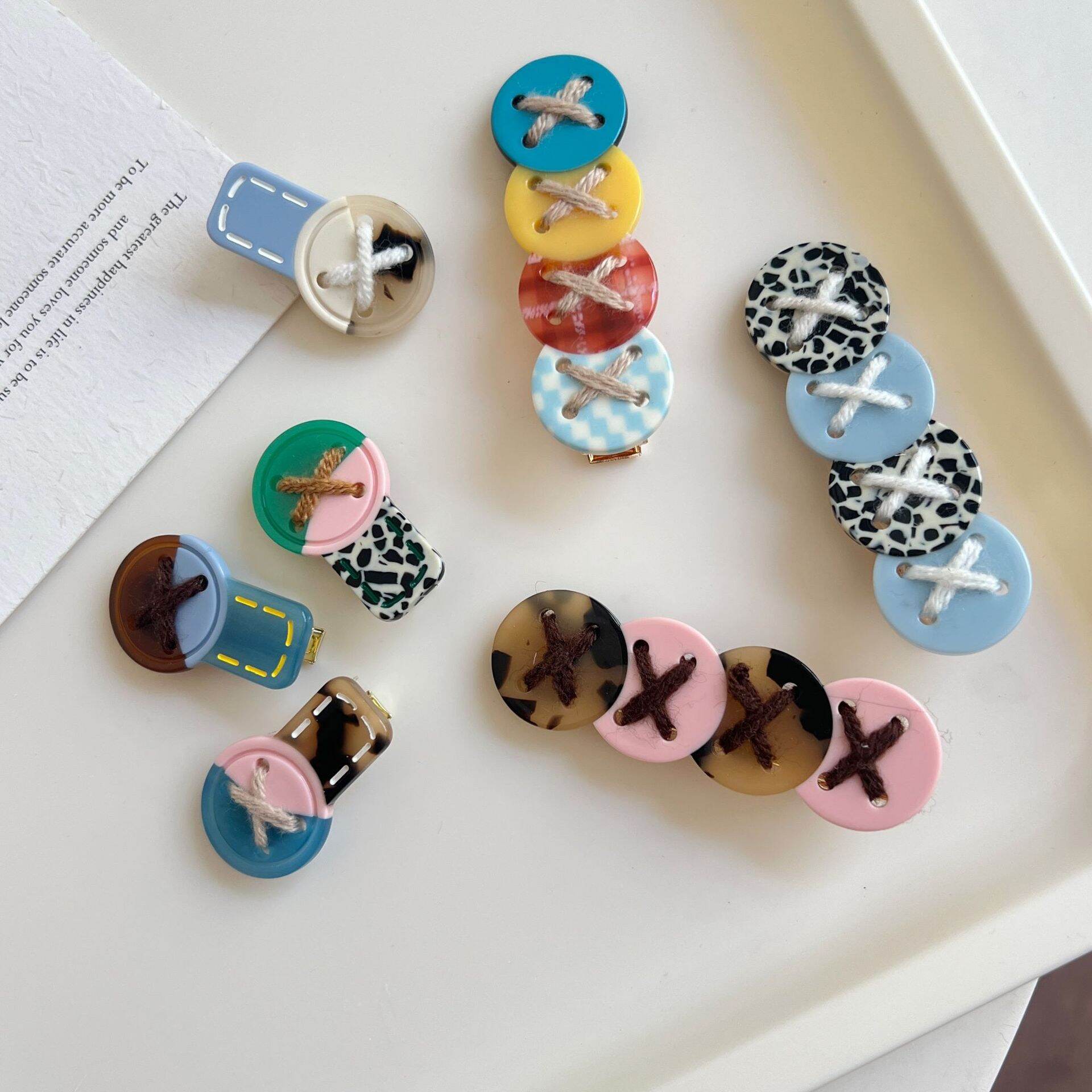 Simple Series Retro Circle Button Patchwork Acetate Women's Hair Clips 2