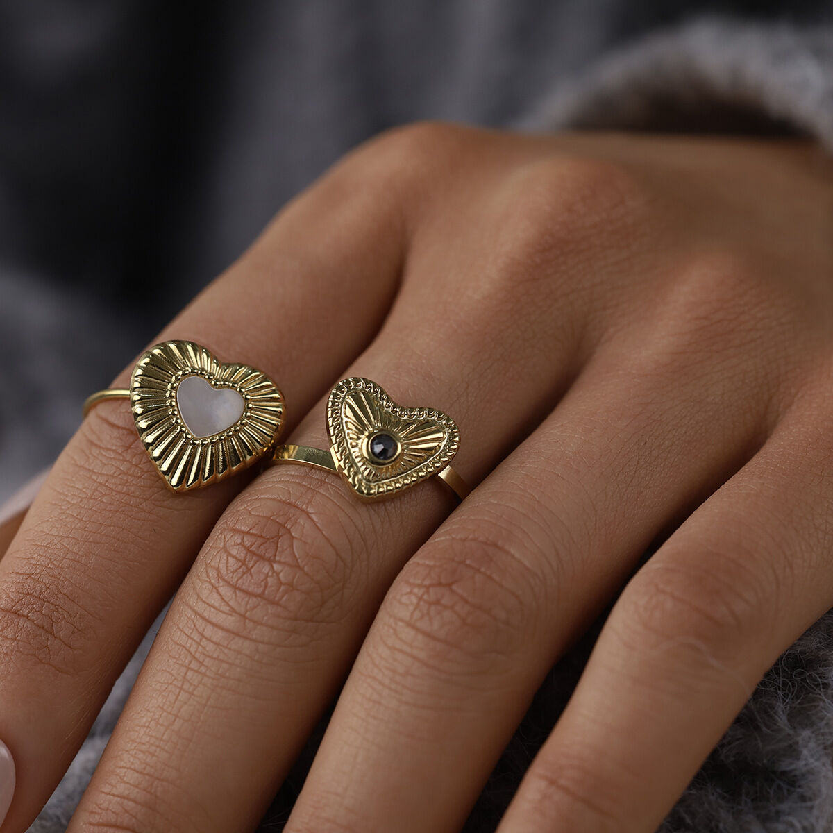 Anillos llamativos de acero inoxidable con forma de corazón y concha de cristal