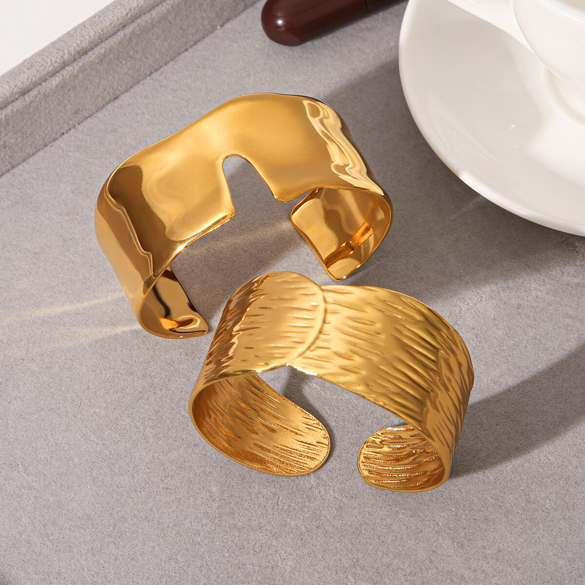 Simple Minimalis  Ellipse Shape Stainless Steel Waterproof   Gold Color  Women's Bangles Picture4