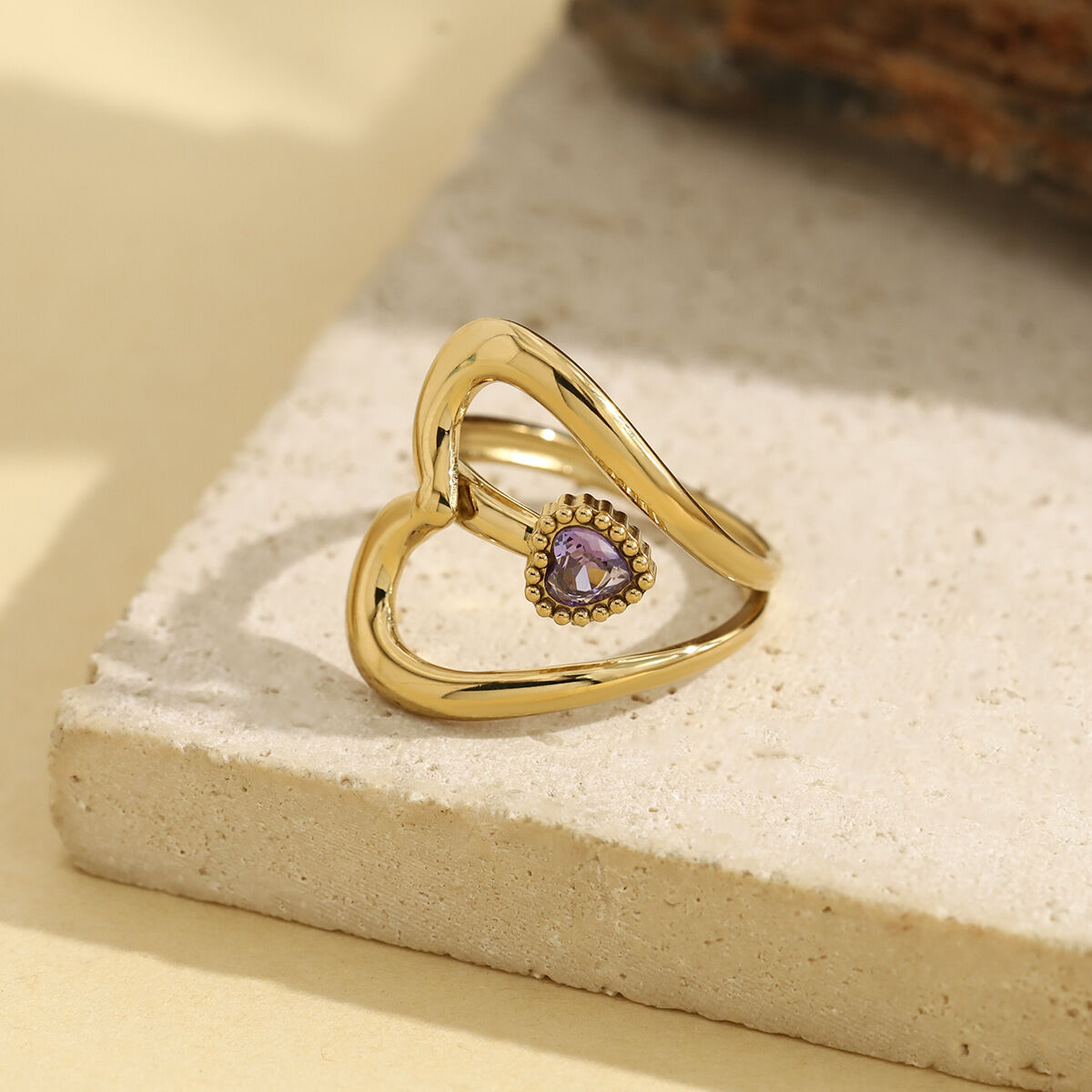 Einfacher Herzring aus Edelstahl, wasserdicht, goldfarben, mit Zirkonia-Edelsteinen für Damen Bild4