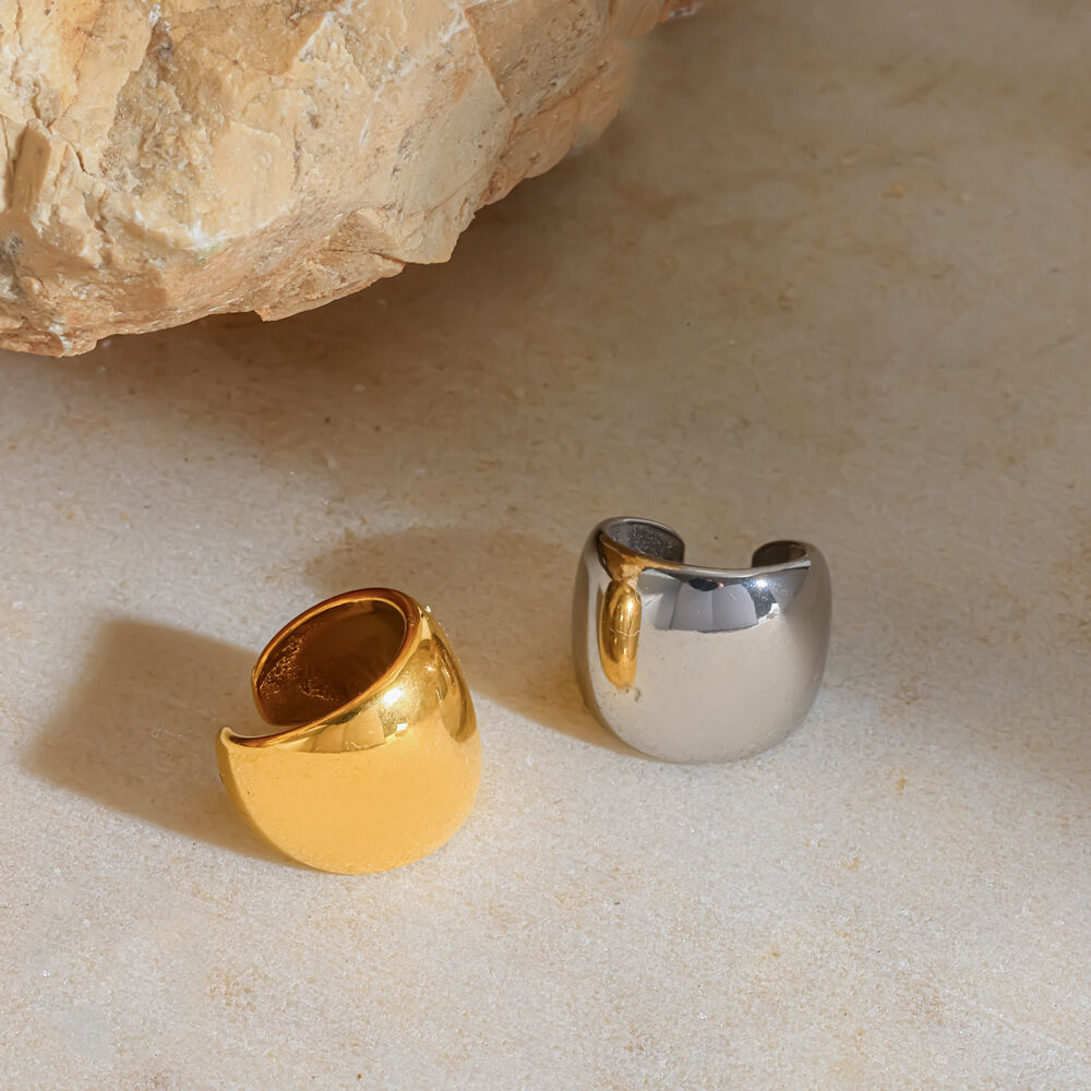 Simple Stainless Steel Waterproof Gold Color Women's Ear Cuffs h5 Picture2