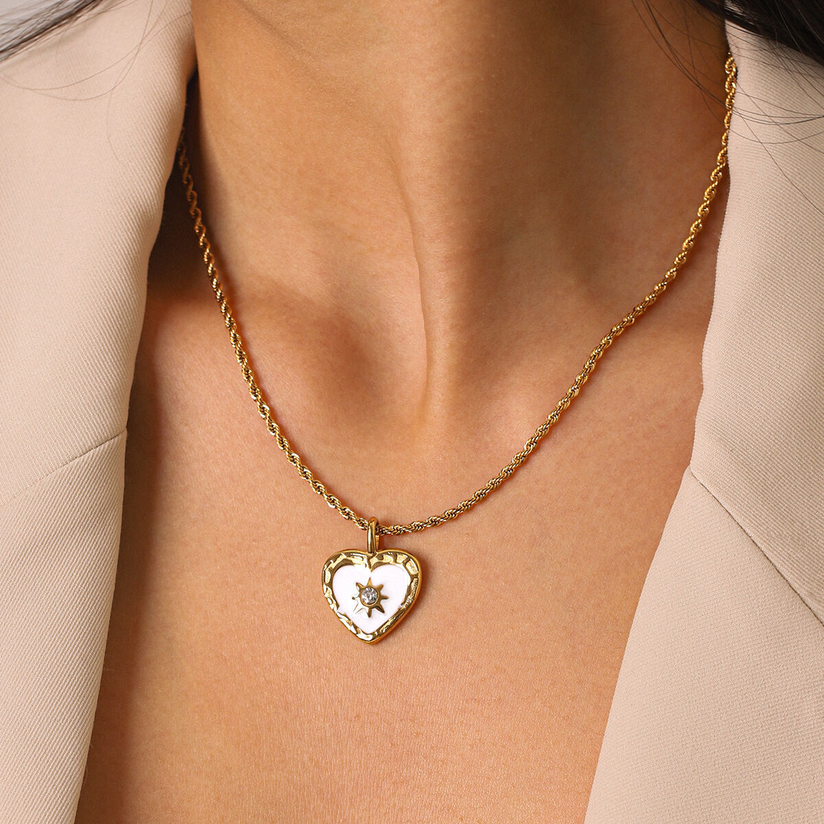 Retro Heart Stainless Steel Waterproof Gold Color Zircon Shell Pendant Necklaces 2