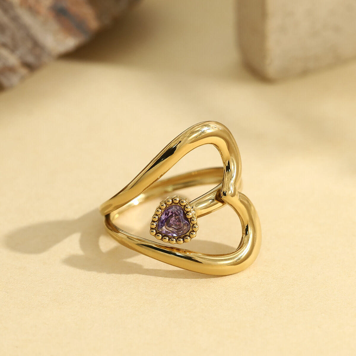 Einfacher Herzring aus Edelstahl, wasserdicht, goldfarben, mit Zirkonia-Edelsteinen für Damen Bild2