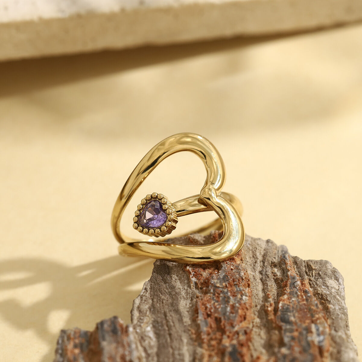 Einfacher Herzring aus Edelstahl, wasserdicht, goldfarben, mit Zirkonia-Edelsteinen für Damen Bild3