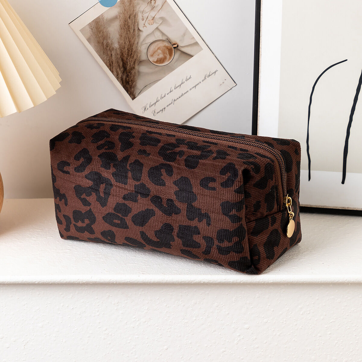Retro Leopard Print Fabric Women's Makeup Bags h5 Picture3