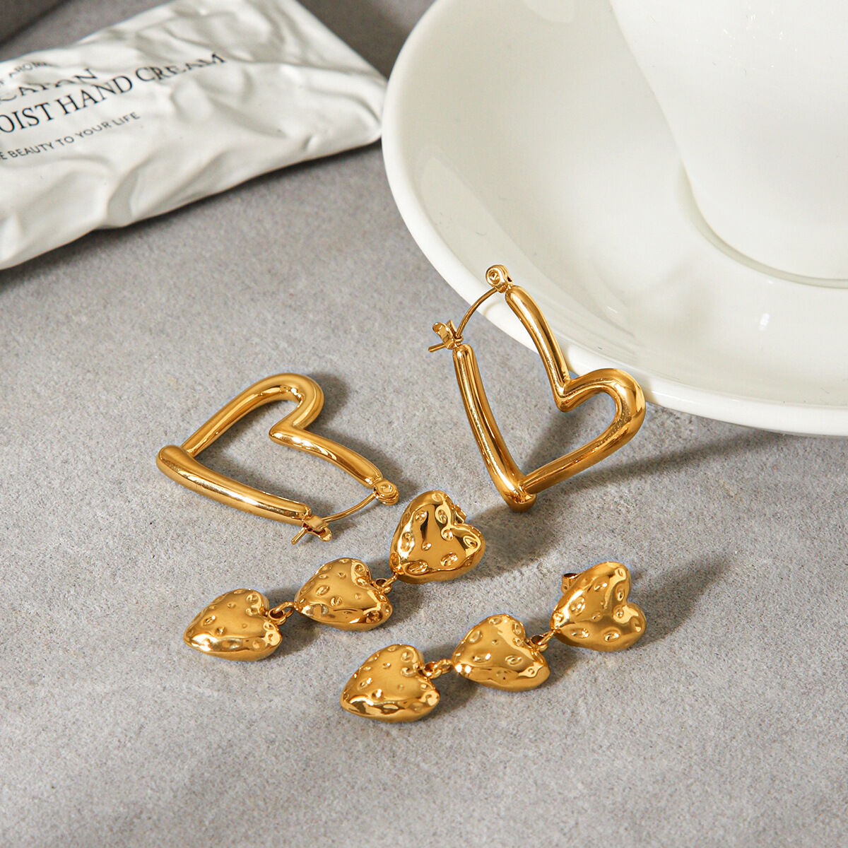 Boucles d'oreilles puces pour femmes en acier inoxydable, couleur or, en forme de cœur