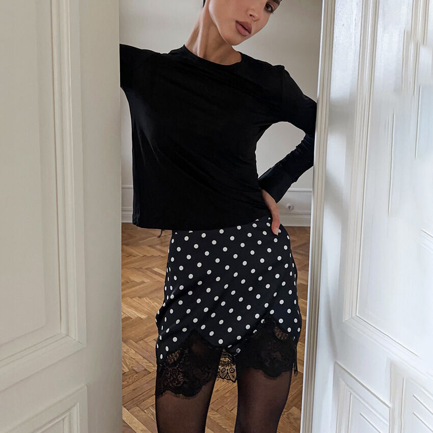 Exquisite Lace Mini Skirts h5Picture4