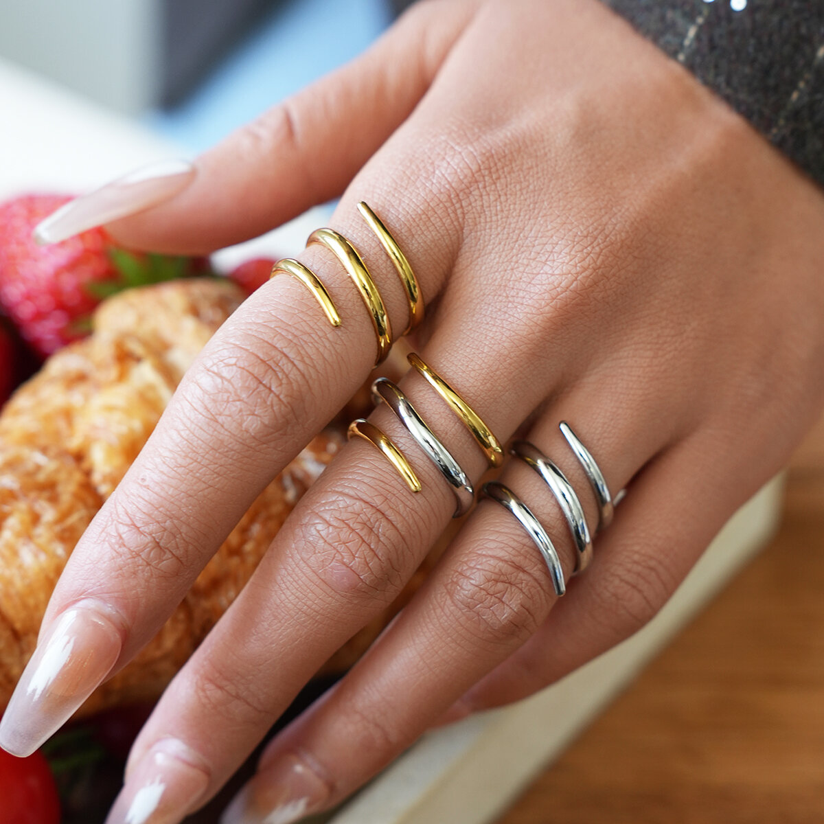 Simple Minimalism Daily Irregular Shape Lines Stainless Steel Waterproof   Gold Color  Statement Rings Picture4