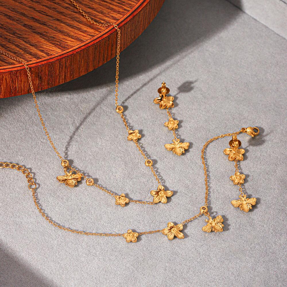 Flower Stainless Steel Waterproof Gold Color Women's Necklaces Set h5Picture3