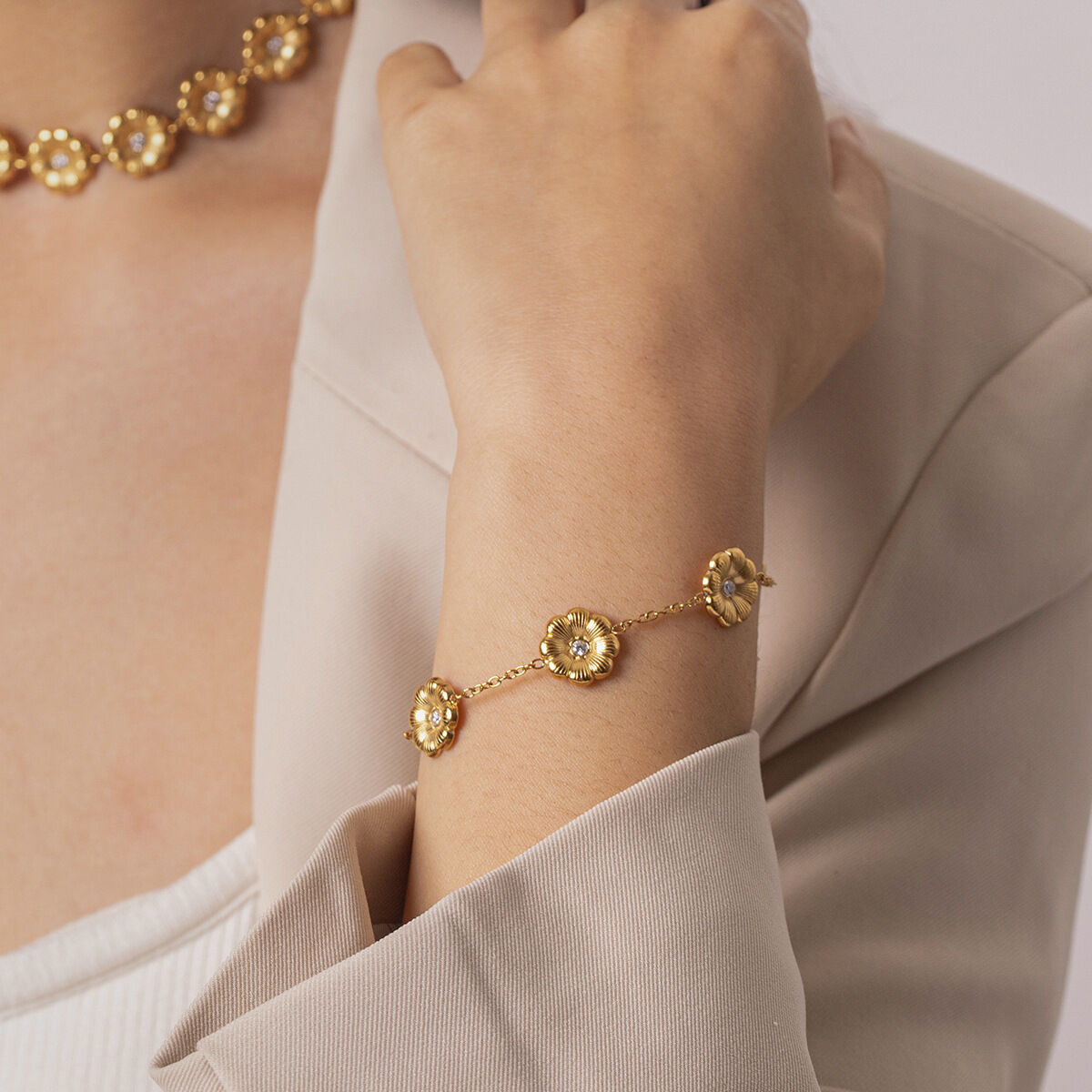 Simple Series Daily Flower Stainless Steel Waterproof   Gold Color  Zircon Women's Chain Necklaces h5 Picture6