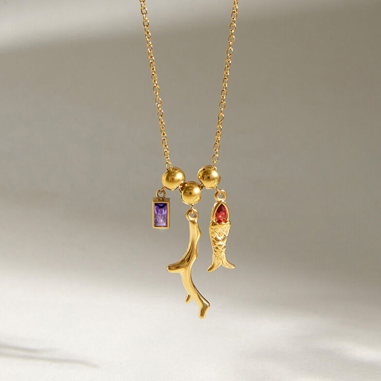 Collar con colgante de circonita color oro, resistente al agua, con diseño de pez vacacional para mujer. 2