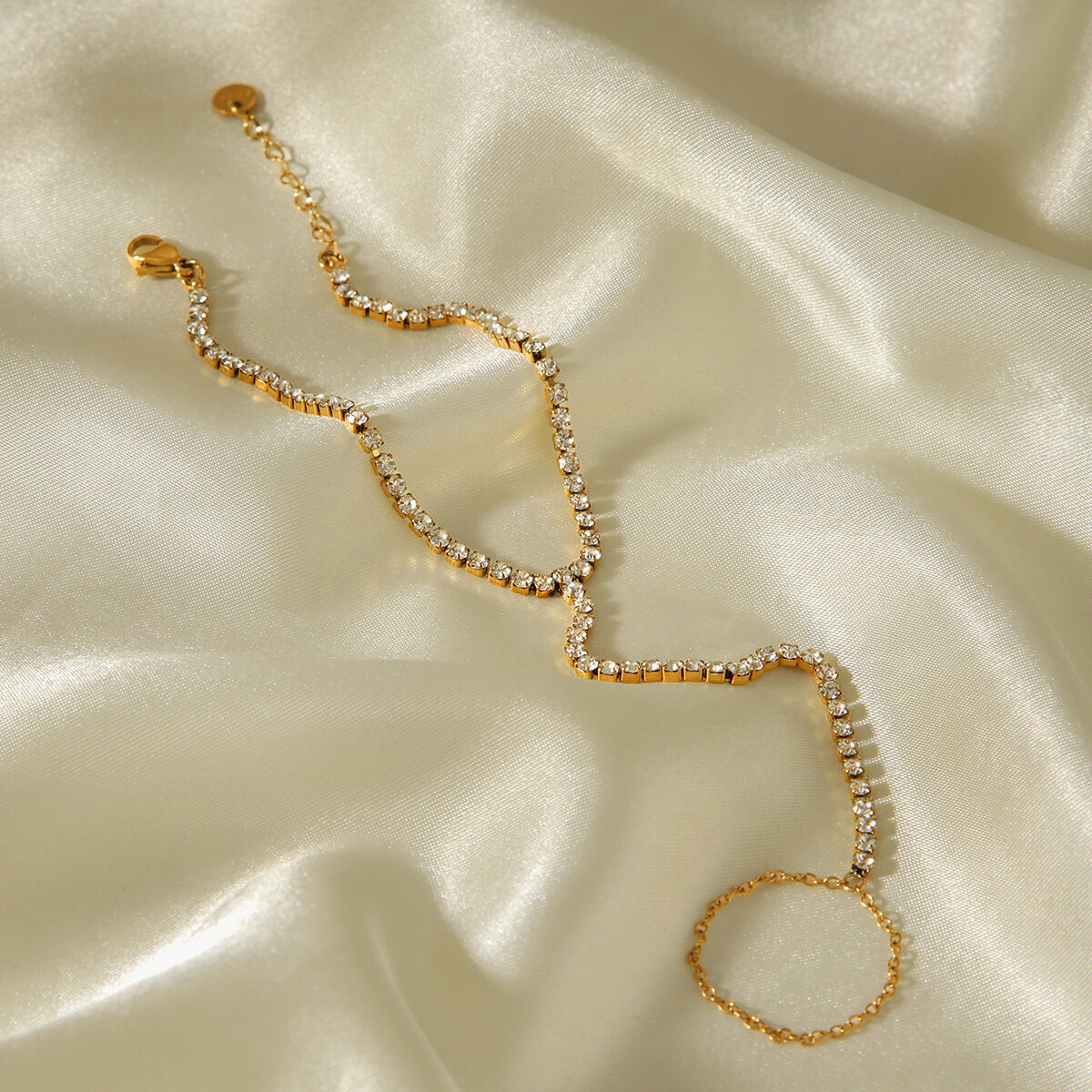 Cadena de mano sencilla de acero inoxidable impermeable color oro con circonitas para mujer 2