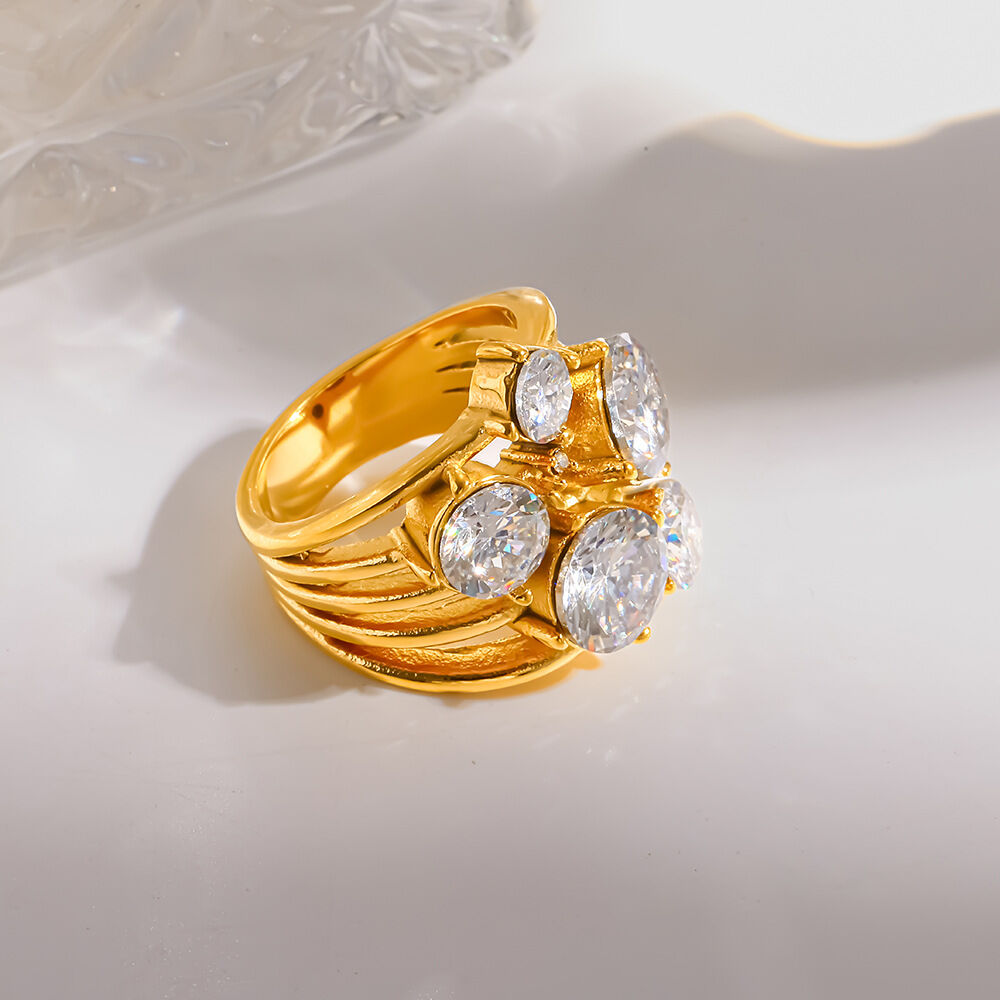 Luxuriöse, elegante Statement-Ringe aus Edelstahl in unregelmäßiger Form, wasserfest, goldfarben, mit Zirkonia Bild4