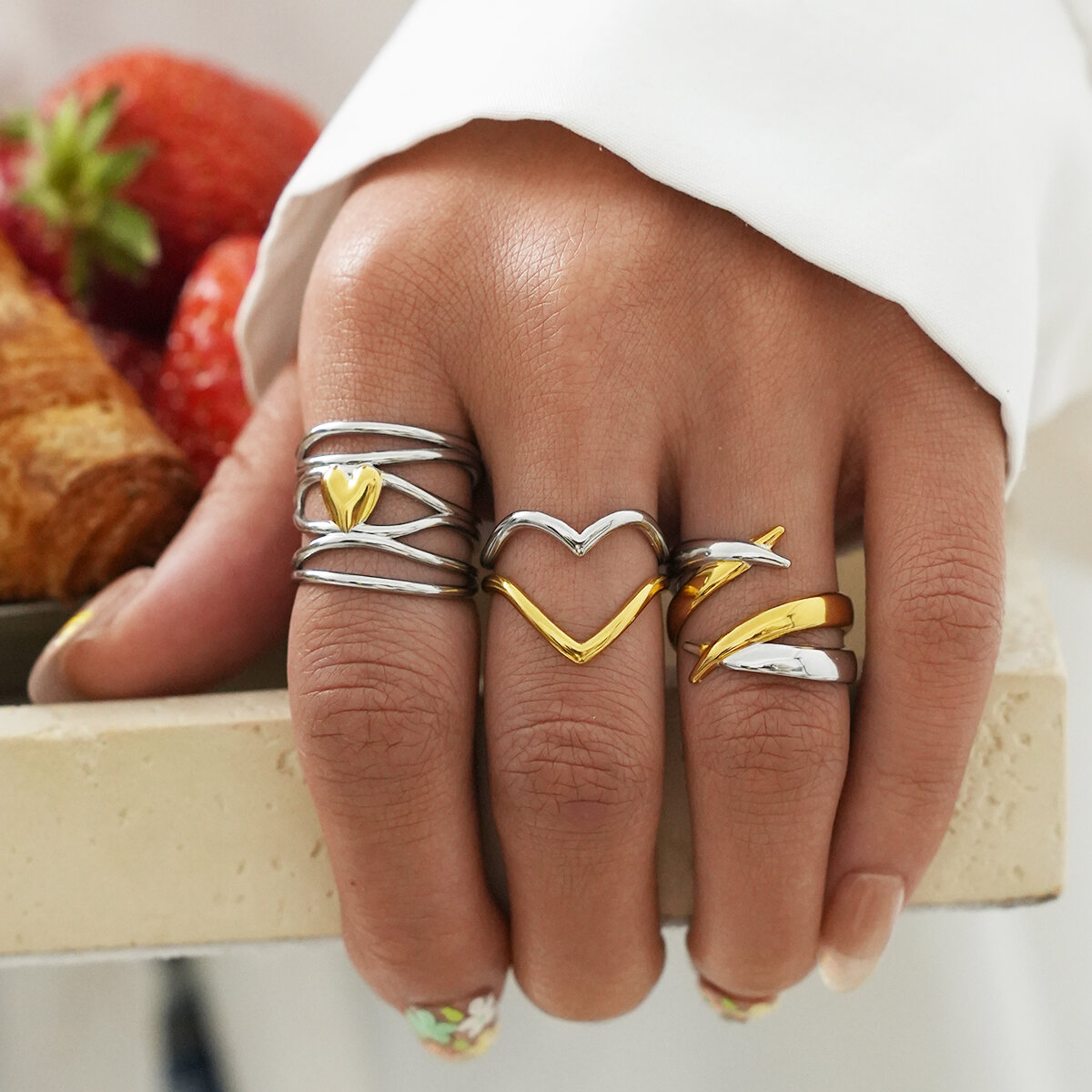 Simple Retro Heart Line Stainless Steel Waterproof   Gold Color  Statement Rings Picture5