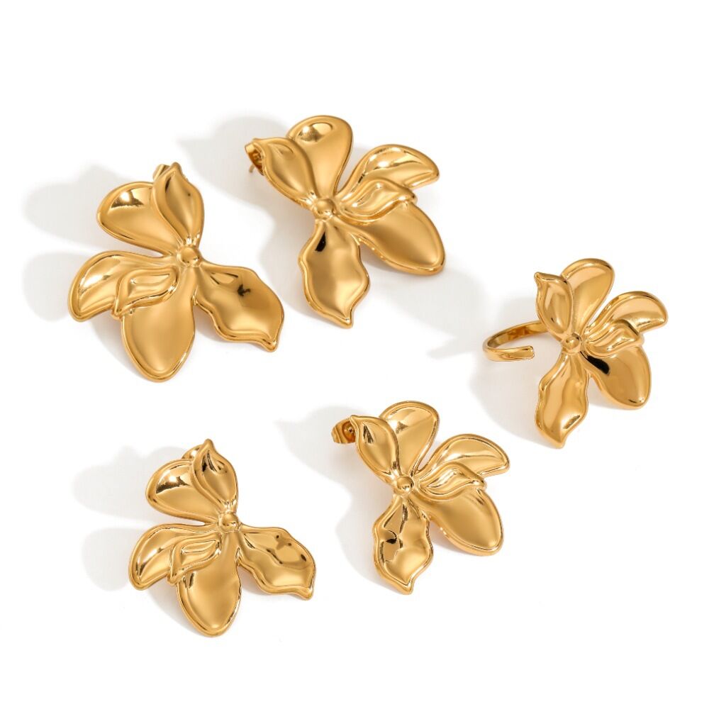 Elegant Flower Stainless Steel Waterproof Women's Earring Sets Picture3
