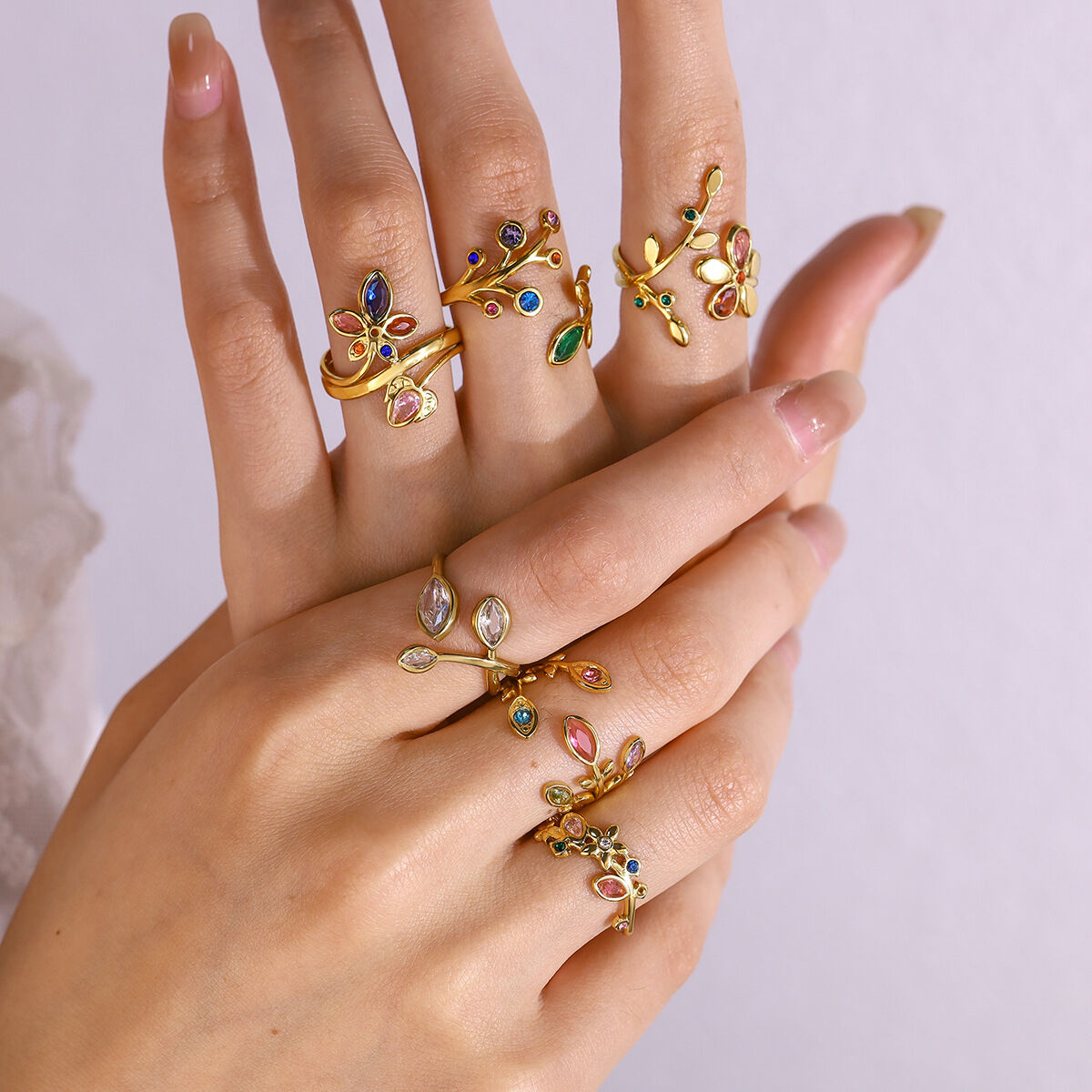 Anillos románticos de acero inoxidable con diseño de hojas y flores, resistentes al agua, de color dorado y circonitas para mujer.