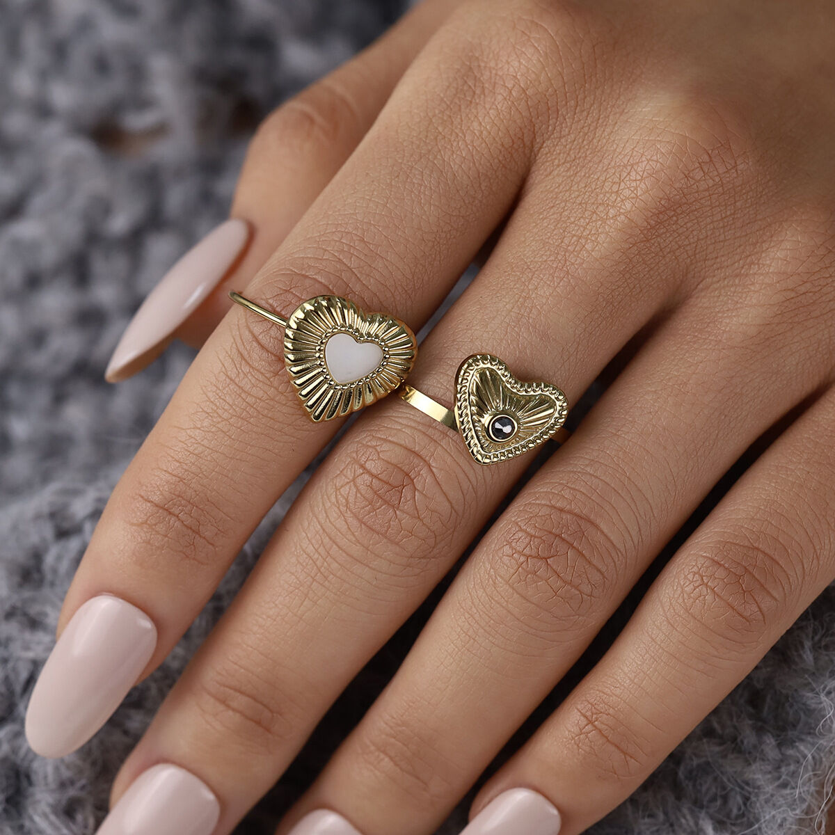 Anillos llamativos de acero inoxidable con forma de corazón y concha de cristal 2