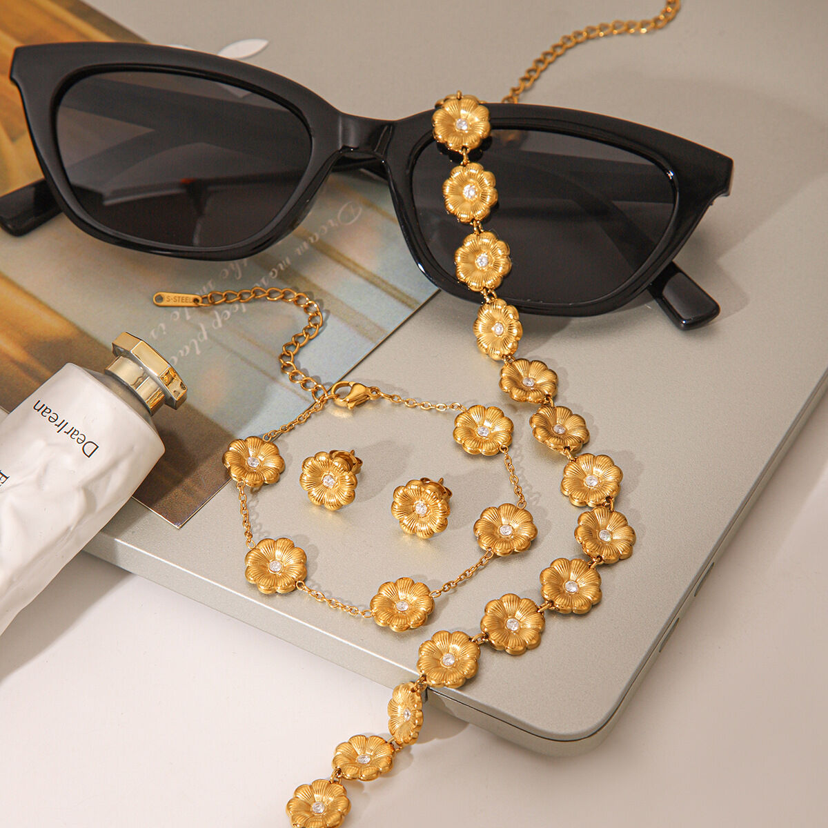 Simple Series Daily Flower Stainless Steel Waterproof   Gold Color  Zircon Women's Chain Necklaces h5 Picture3