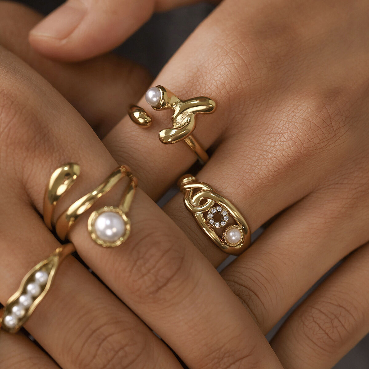 Simple Irregular Shape Stainless Steel Waterproof Gold Color Crystal Pearl Statement Rings Picture2