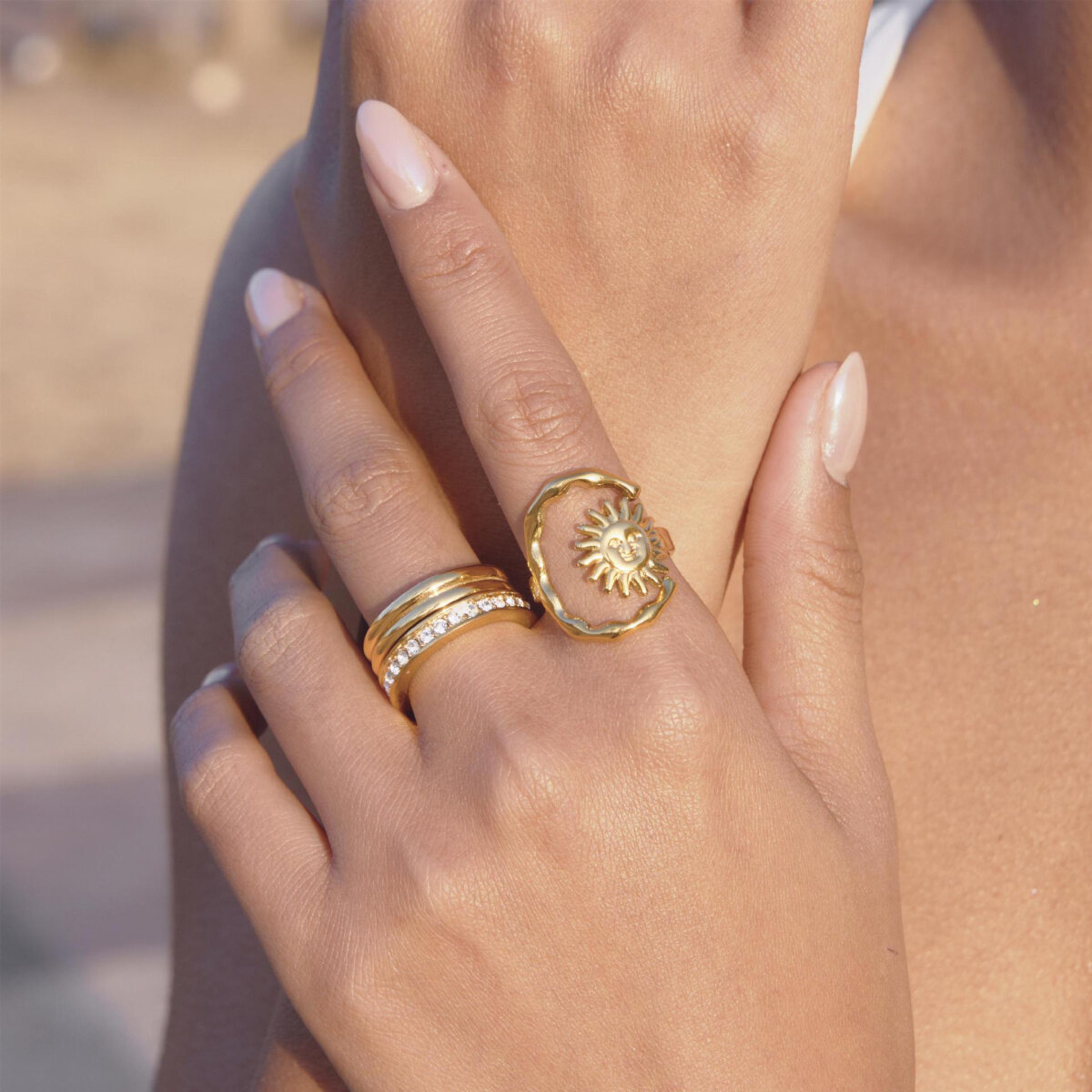 Retro-Sonnenring aus wasserdichtem Edelstahl in Goldfarbe