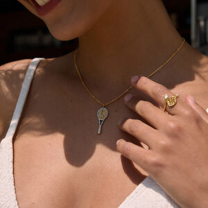 Collana con ciondolo da donna a forma di racchetta da tennis in acciaio inossidabile color oro impermeabile con zirconi. h5 Immagine6
