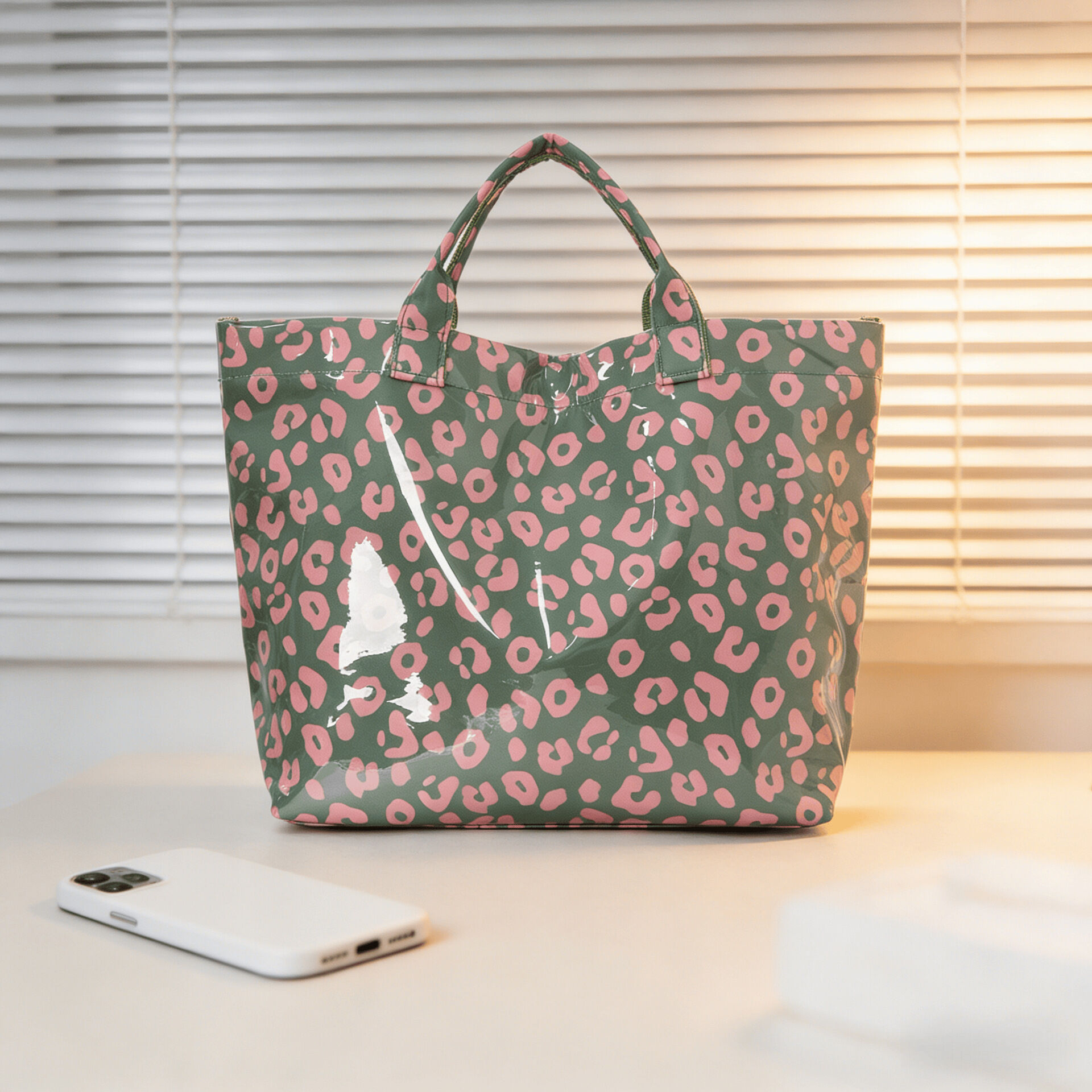 Streetwear Style Leopard Print Pvc Women's Tote Bag h5 Picture3