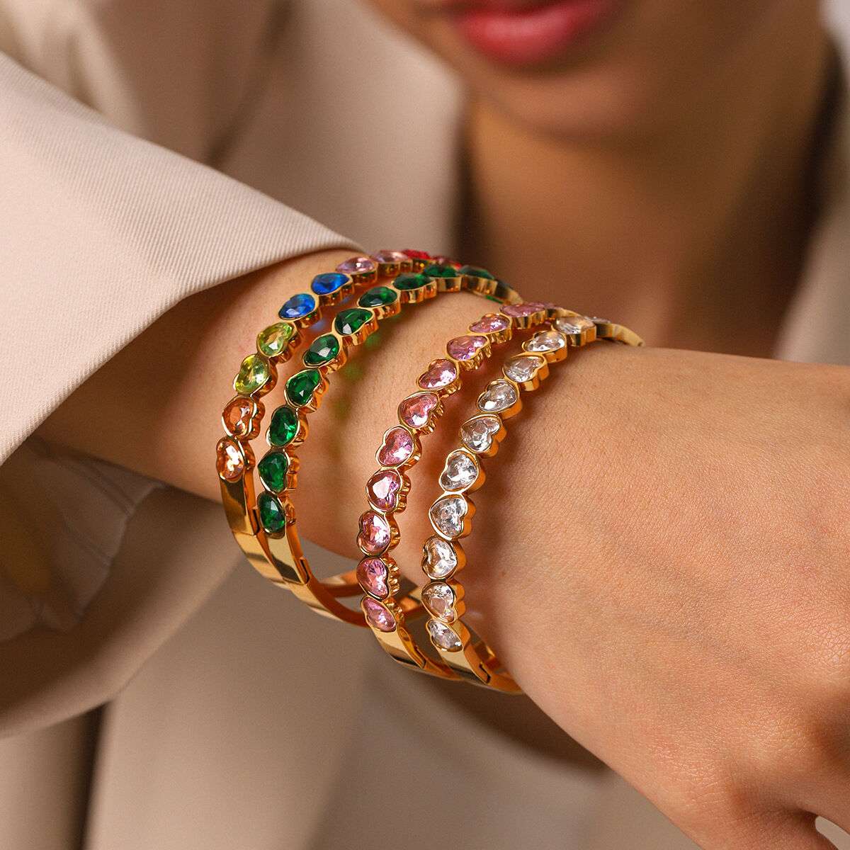 Bracciale da donna Luxury Daily Heart in acciaio inossidabile impermeabile color oro con zirconi 2