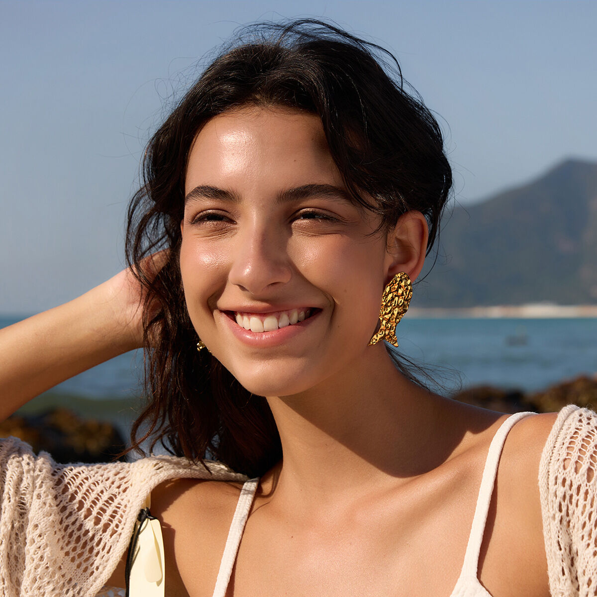 Orecchini a perno da donna in acciaio inossidabile color oro, stile vacanza oceanica, a forma di pesce, impermeabili. h5 Immagine5