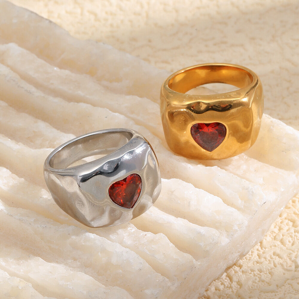 Luxurious Retro Heart Stainless Steel Waterproof   Gold Color  Zircon Women's Gemstone Rings