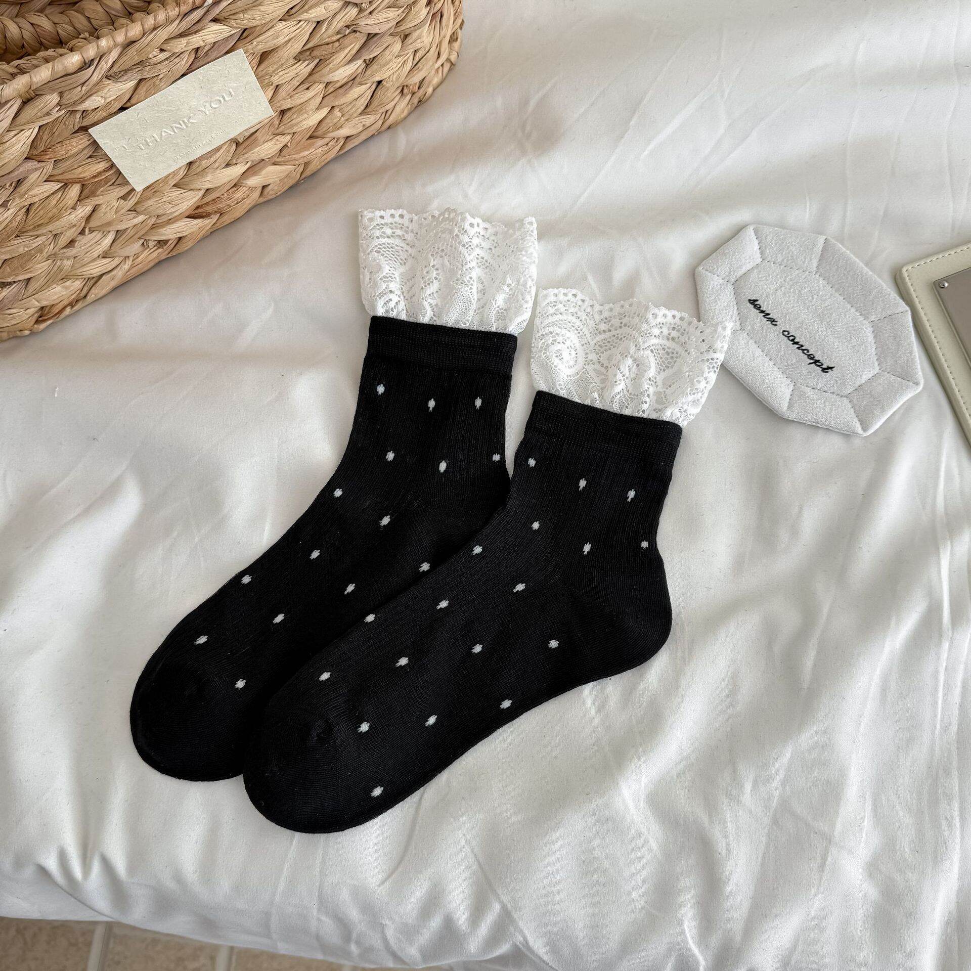 Slight Bounce Elegant Lace Polka Dots Mid-Calf Socks