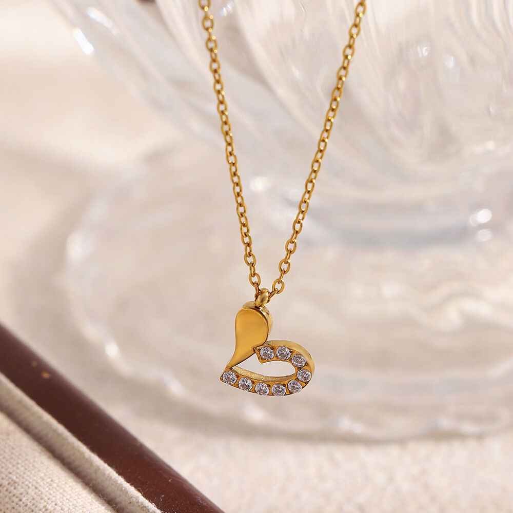 Elegant Heart Hollowed-Out Stainless Steel Waterproof   Gold Color  Zircon Women's Pendant Necklaces